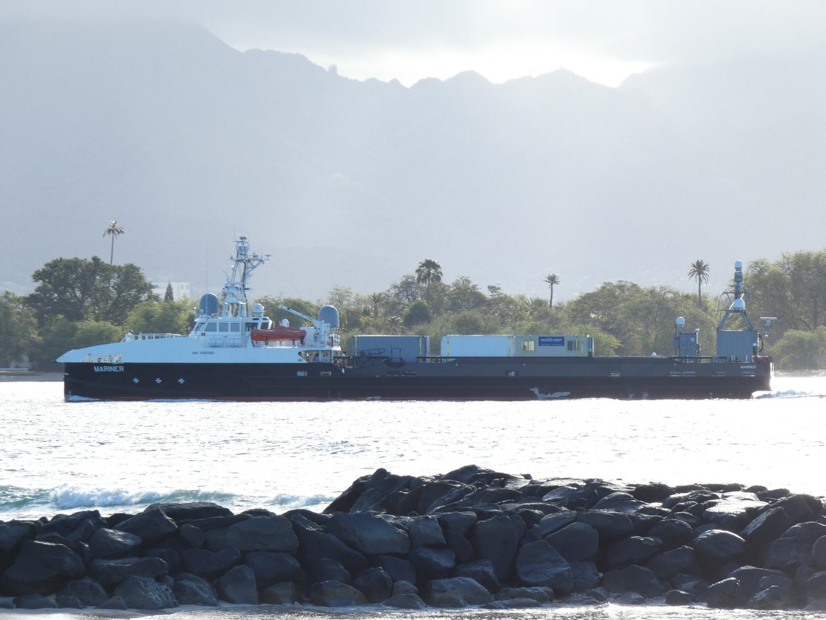 WarshipCam's tweet image. U.S. Navy unmanned surface fleet heading into Pearl Harbor - August 14, 2023 

* USV Mariner
* LUSV Ranger
* USV Sea Hunter
* USV Seahawk

SRC: TW-@ES12071207