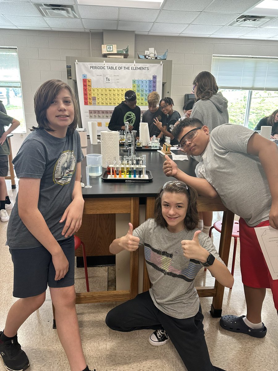 Successful measurement labs! We love making the rainbow and using lab tools 🧪 🥼 👓