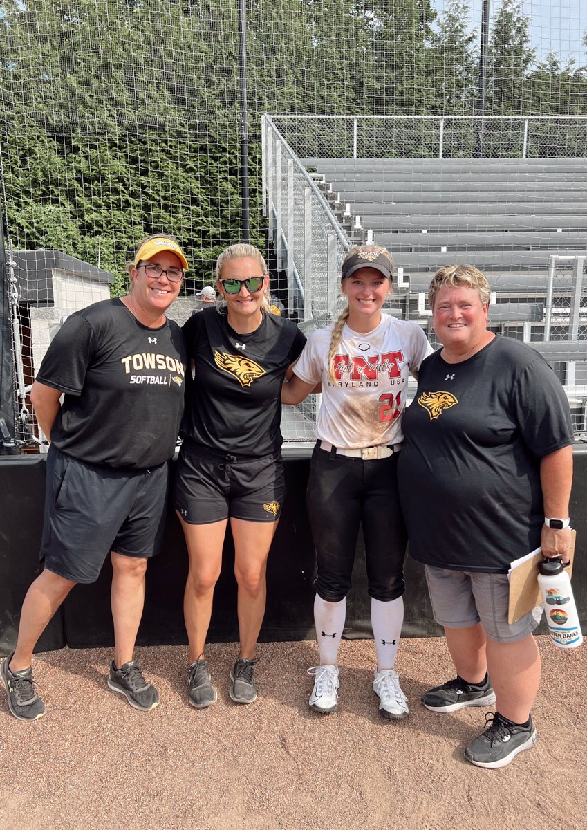 Home home home! So thankful to spend the day with these amazing people! Thank you to the best coaches and players for helping with camp 🫶🫶 #GohTigers #UnitedWeRoar @Towson_SB @TUSBCoachCoz @caseydickson717