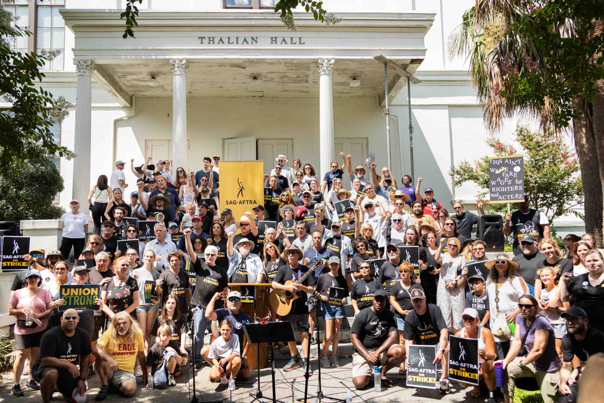 sagaftra's tweet photo. The #SAGAFTRAstrong solidarity never stops! Over the weekend, the Washington-Mid Atlantic and Chicago Locals SHOWED 👏 UP 👏 Thank you to the #sagaftramembers and union allies who came out 💪✊ https://t.co/O5xekYy8bT