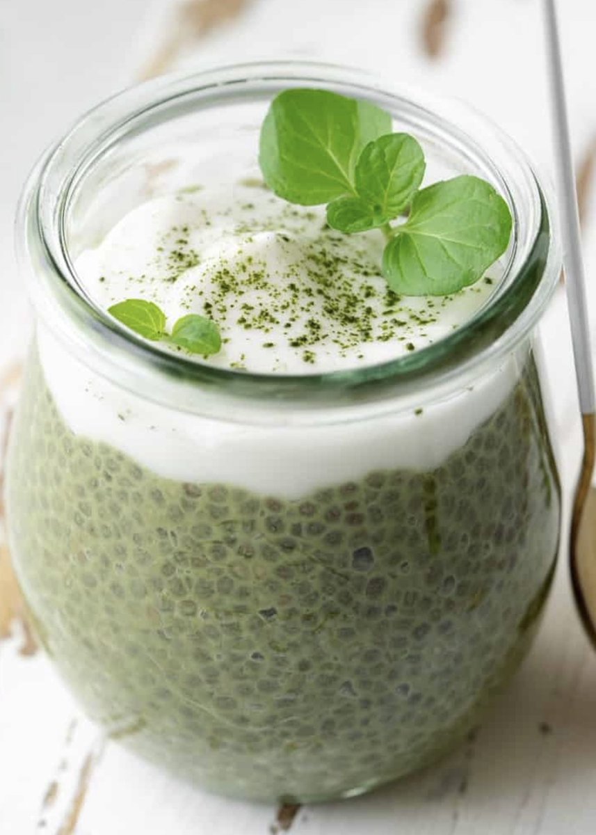 Matcha #chiapudding recipe. So good! healthyfitnessmeals.com/matcha-chia-pu…