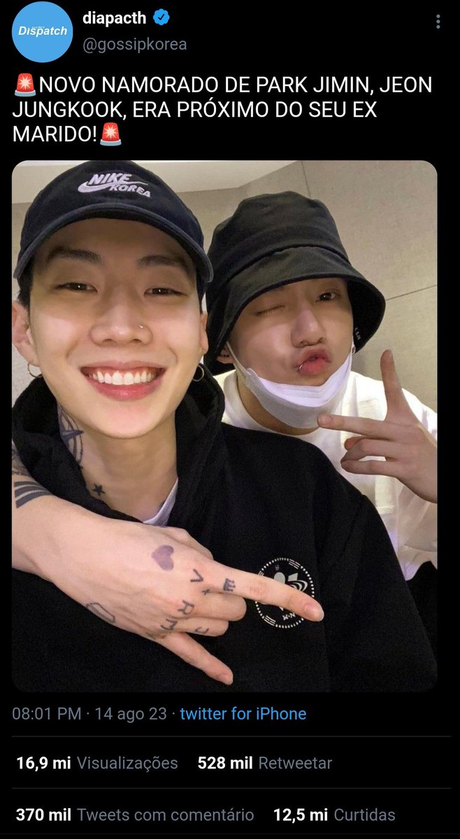 gatityyi's tweet photo. Jikook au

Onde Park Jimin é casado com o rap mais famoso de todos os tempos, Jay Park, mas durante uma premiação ele descobre uma traição e resolve descontar com seu segurança particular, só não esperava que o segurança teria sentimentos pelo mesmo. https://t.co/b5pcKvEzA9