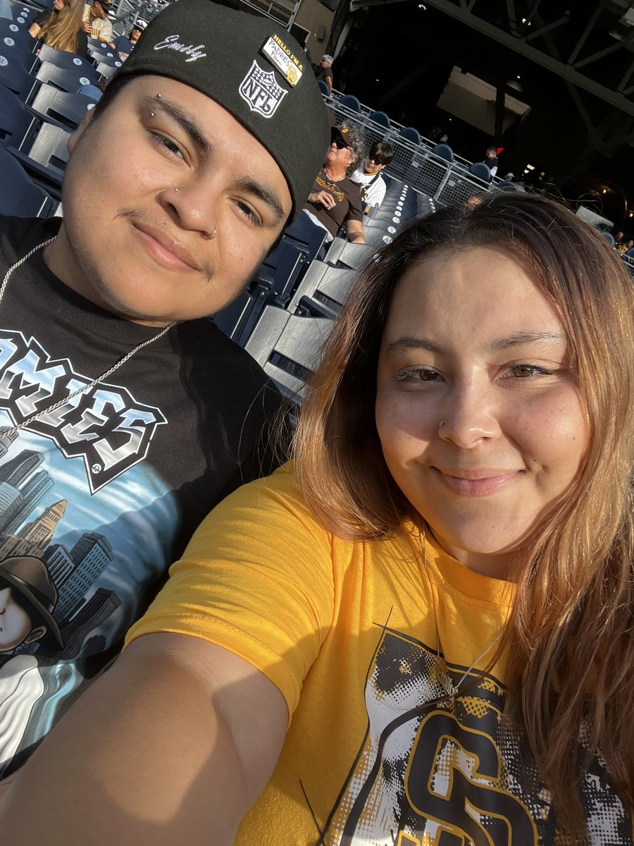 shagzapollo's tweet photo. #BringTheGold let’s get a dub! @Padres https://t.co/6Cfu2drHIc