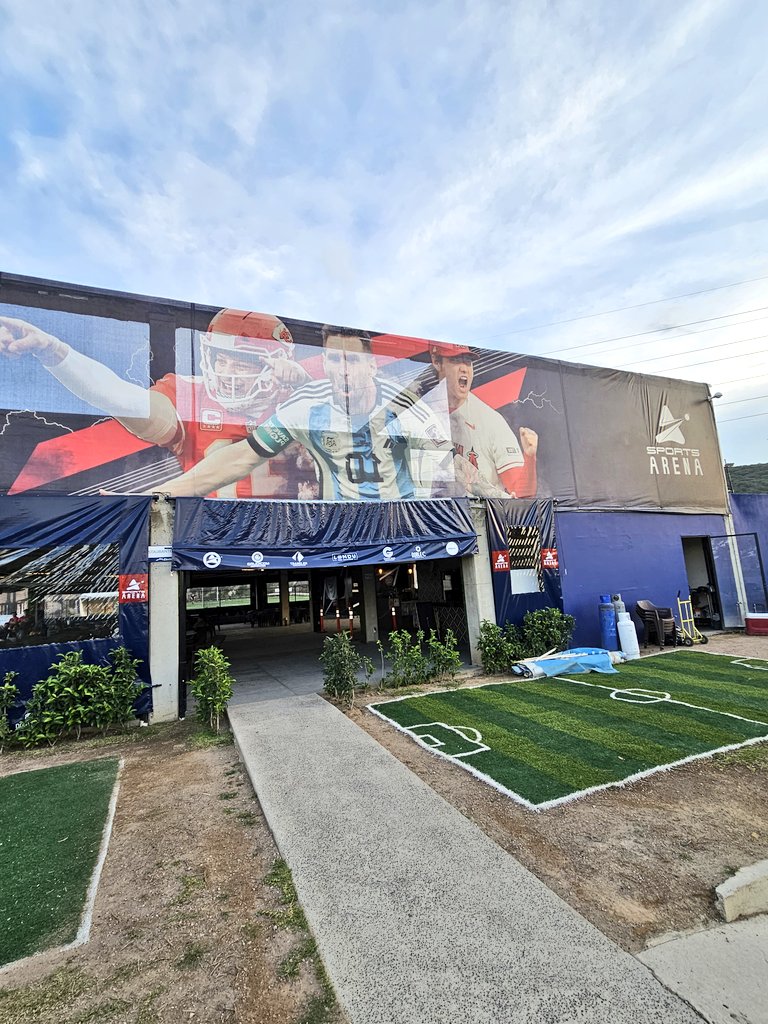 La mejor Clínica de rehabilitación #Kinephy en el mejor complejo deportivo de Guadalajara <a href="/SportsArenaGdl/">Sports Arena</a> 
<a href="/SPORTSARENAFC/">SPORTS ARENA F.C.</a>