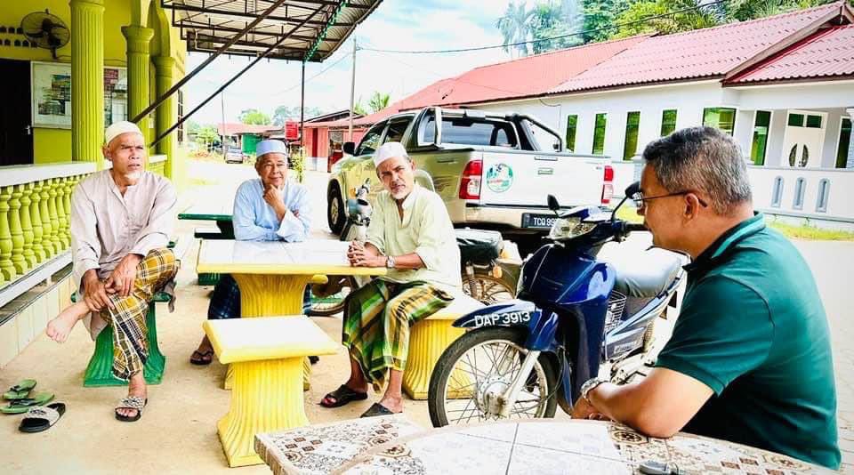 Dr_AzmanIbrahim's tweet photo. Siasatan di lapangan mendapati DAP telah dipergunakan sepanjang tempoh gerak kerja kempen pilihanraya di Jabi. https://t.co/RNgFwhurhk
