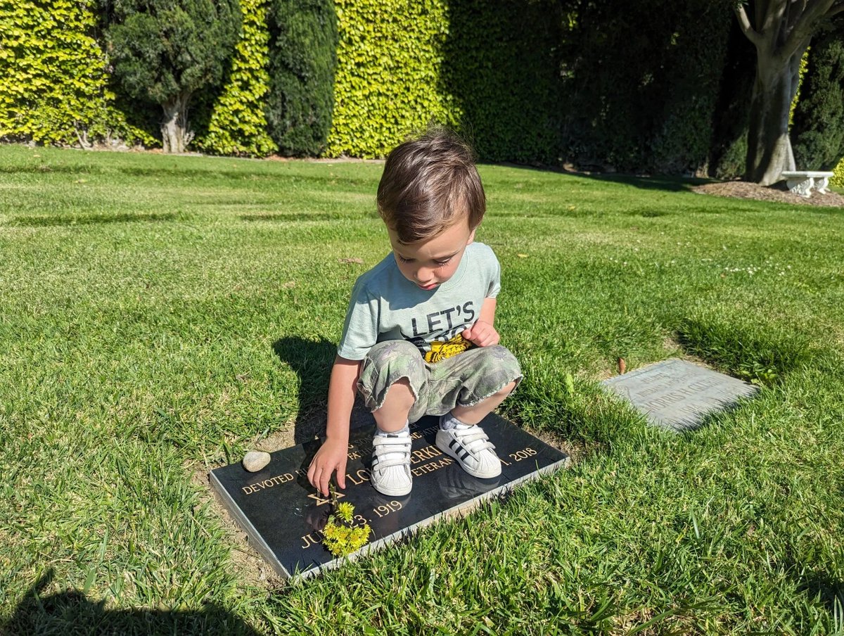 ReneeCARealtor's tweet photo. My father fought in World War II as part of the greatest generation. With his birthday just passing, we are honoring him and all that he has done for this country. #ReneeSerkinLeshner #ColdwellBankerRealtor #Realtor #CalabasasRealEstate #Calabasas #ThousandOaksCA https://t.co/shhfxAX8WS