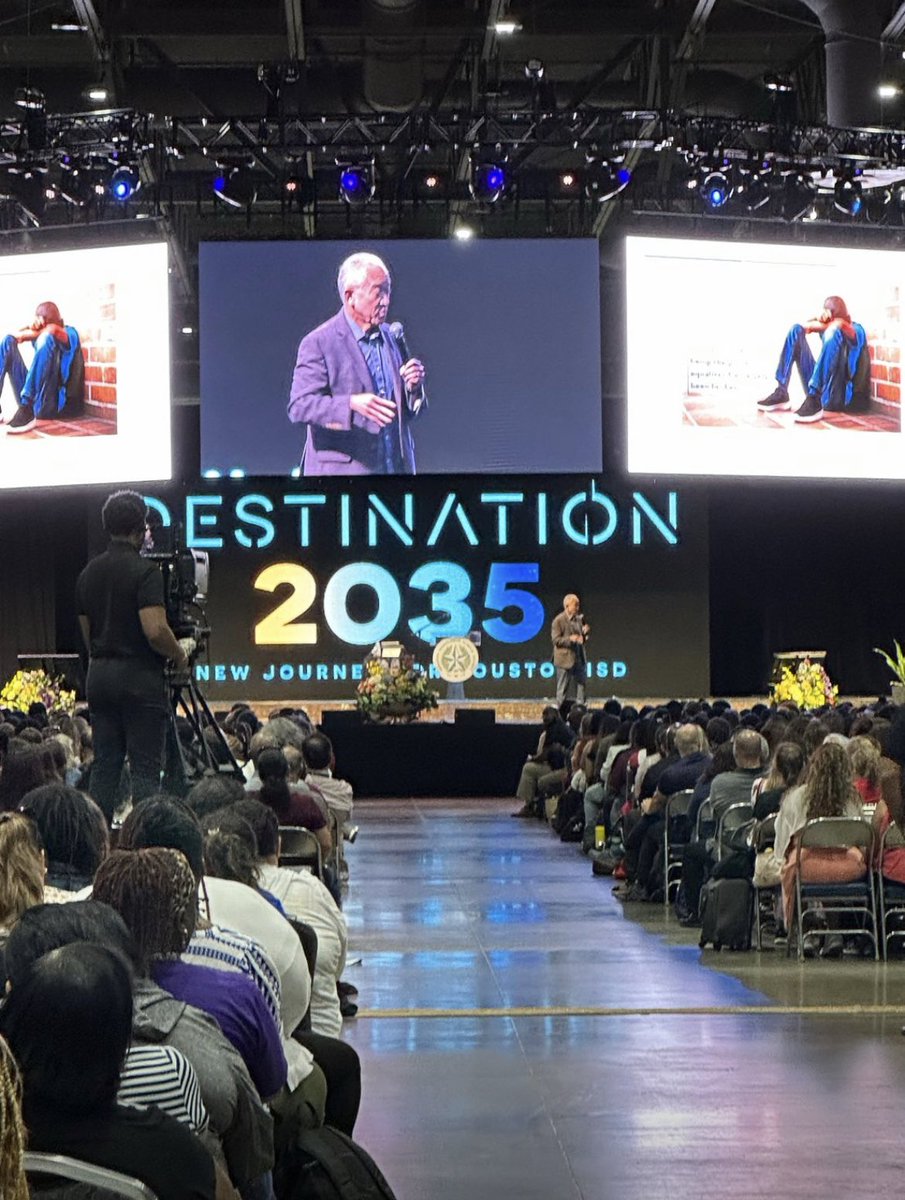MistahCarter_'s tweet photo. I had a packed house today in Annotations and SCRs session. The elementary teachers really were in the work today. Can not wait until tomorrow’s sessions. So much fun and so much learning!! #Destination2035 https://t.co/NwTfx5Q9iC