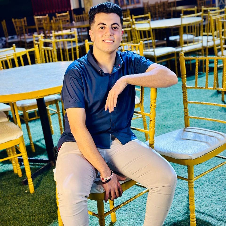 #NewProfilePic
 No hero without wounds💫