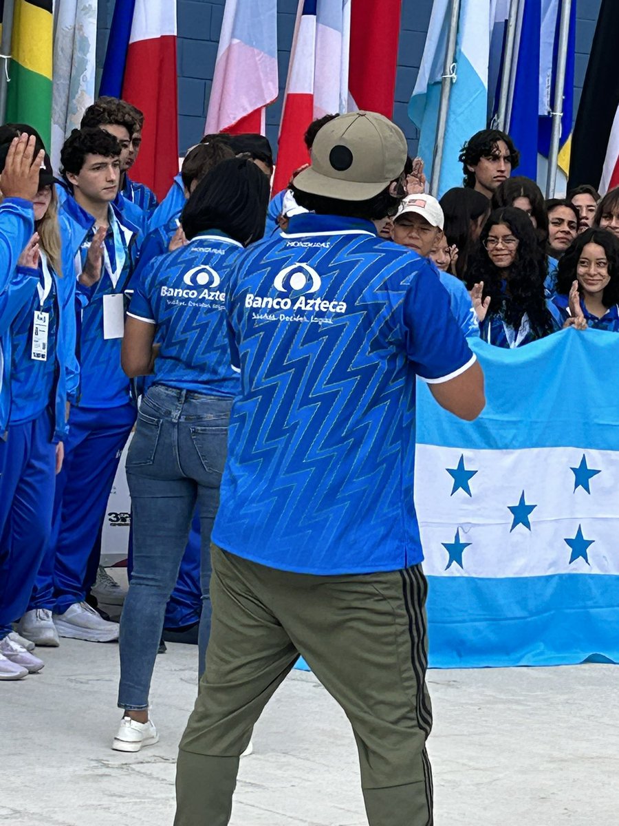 pedromoran15's tweet photo. Se nos durmió el gallo. Seguro @RicardoBSalinas hubiera patrocinado a la Selección Mexicana de Natación. Nos comieron el mandado en 🇭🇳 Honduras. https://t.co/jLHaa4XeA8