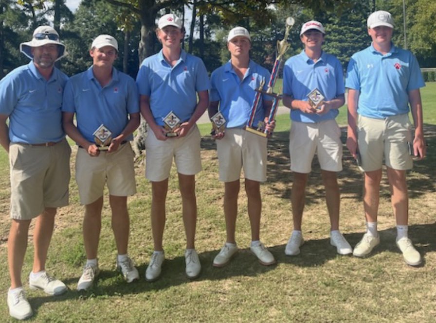 UsjGolf's tweet image. FCA hosted one of the largest tourneys of the year today @ Jackson CC.  Men placed 1st overall led by H Brasfield (71 - 2nd overall) JG Wilson (75) P Miller (77) &amp;amp; G Dement (80). Women placed 2nd overall led by J Porter (83 - 3rd overall) &amp;amp; M Eldridge (89). Well done Bruins!!