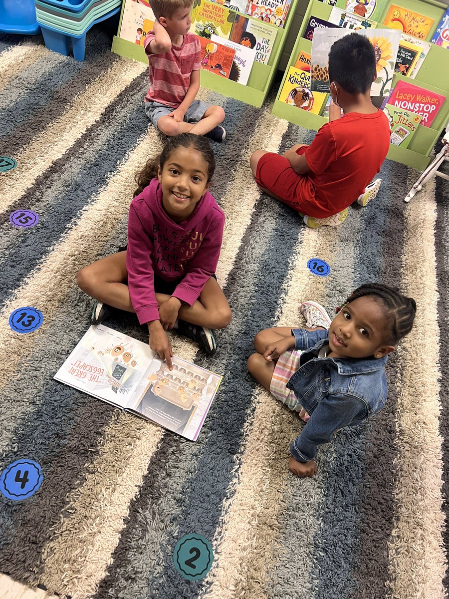 MrsHemphill304's tweet image. Book Buddies with these @Kempcougars !!! 

“Mrs. Hemphill I love my book buddy.” 

Love watching these kiddos build relationships with their peers. #learnleadexcel