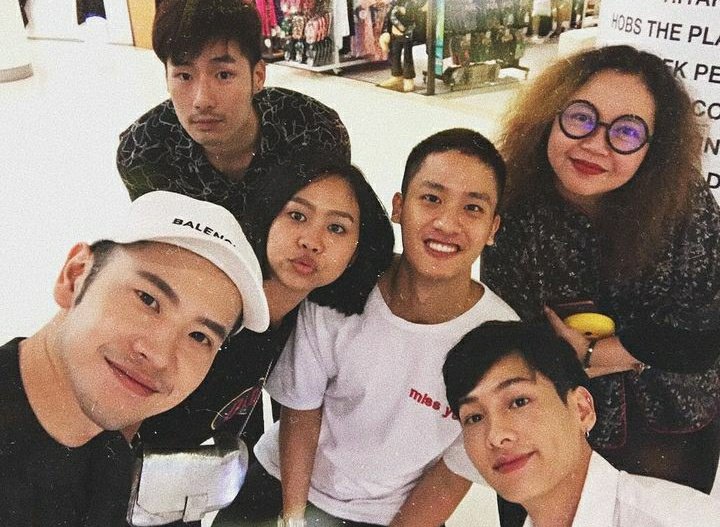 tawan_memories's tweet photo. 🗓️ 2017.08 — #Tawan_V #GunAtthaphan #cmcamel https://t.co/qpHLDHJVLK
