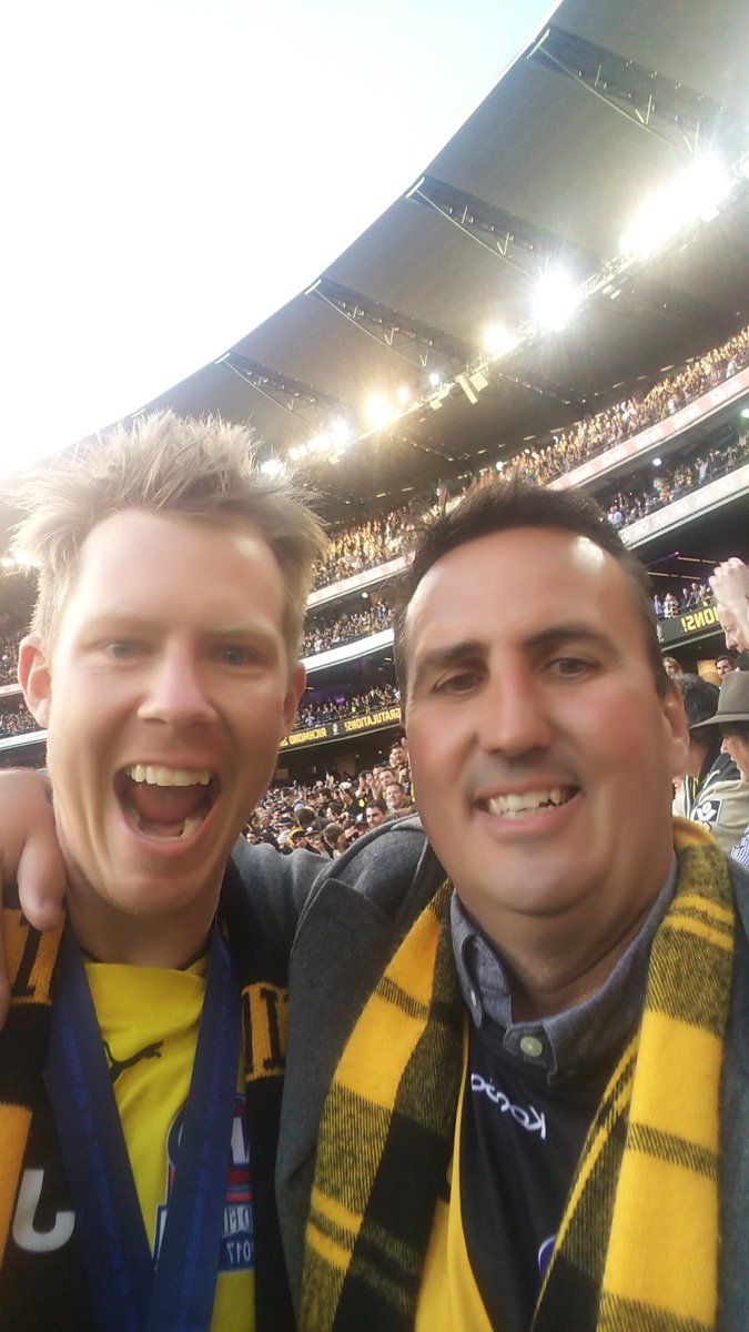 grantleymoon's tweet image. Farewell ⁦@JackRiewoldt08⁩ what a star you’ve been for ⁦@Richmond_FC⁩ over the journey even if you cost me $300 for jumping the fence after the 2017 GF for a photo ! You’ve ridden the roller coaster of emotions with the fans #MrBrightside #Jack #ThanksForTheMemories