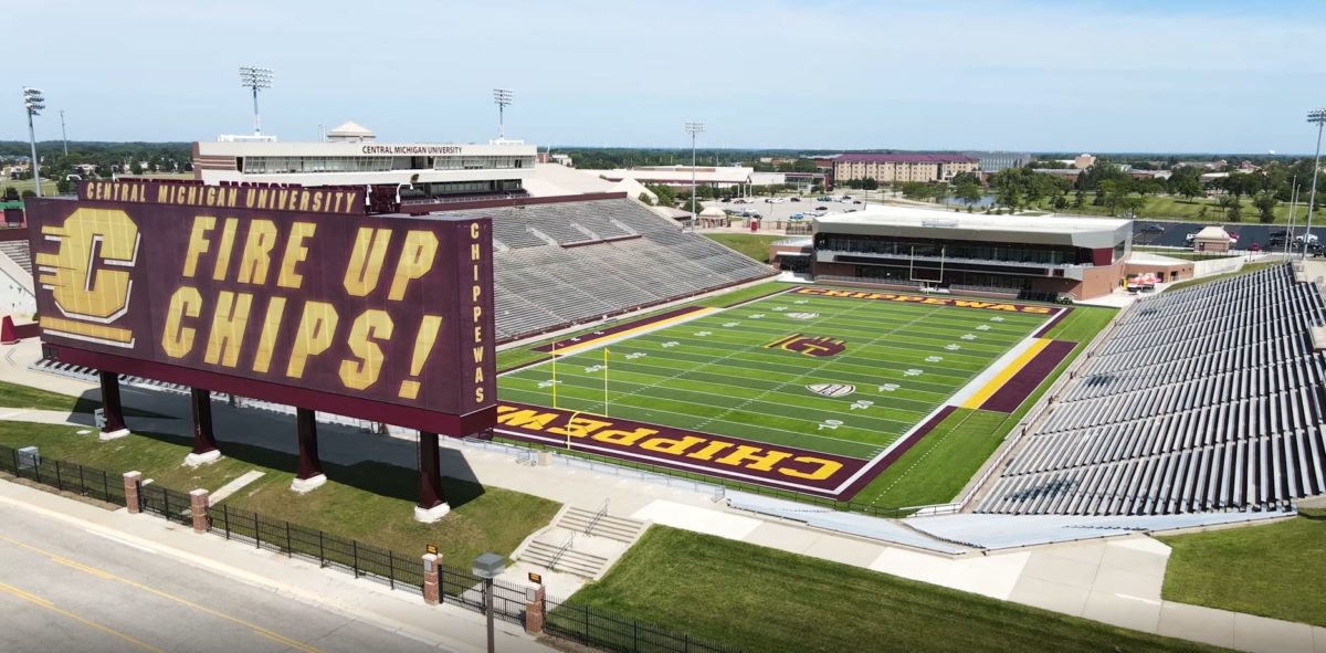 After a great conversation w/ @CoachCalley21 I'm blessed to receive an offer to @CMU_Football #FireUpChips @bashagridiron