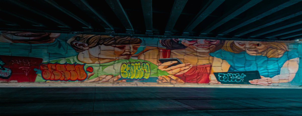 CamaraPersp's tweet photo. "Niños dependientes del smartphone y padres liberados de niños".
📍 Guadalajara, Jalisco
#Murales #ArteUrbano
#Art #streetart #streetartphoto #graffiti #graffitiart #Photography #gaffitis #Creativity #MultiColored https://t.co/srObKdSMdP