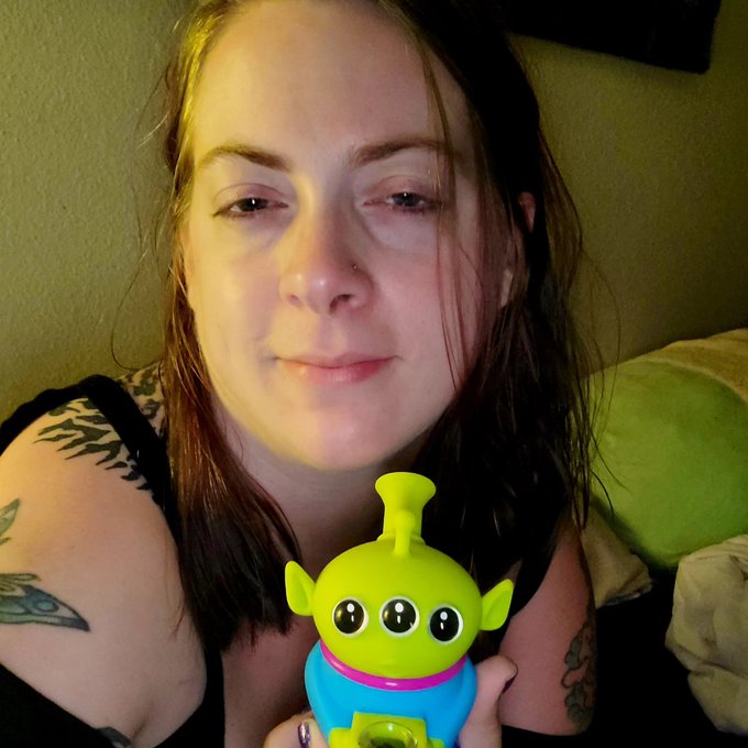 The clawwwwww. I have been chosen. 👽🛸 #smokeweed #stoner #stonergirl #weed #bong #toystory #alien #altgirl<a href="/tag/smokeweed"class="tags">#smokeweed</a><a href="/tag/alien"class="tags"><span>#alien</span></a><a href="/tag/tattoos"class="tags"><span>#tattoos</span></a><a href="/tag/weed"class="tags"><span>#weed</span></a><a href="/tag/toystory"class="tags"><span>#toystory</span></a><a href="/tag/altgirl"class="tags"><span>#altgirl</span></a><a href="/tag/bong"class="tags"><span>#bong</span></a>
