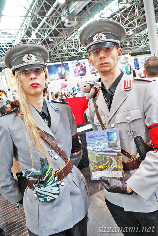 ドイツのコミケ「DoKomi」でナチスのコスプレをすると東ドイツ人民警察
