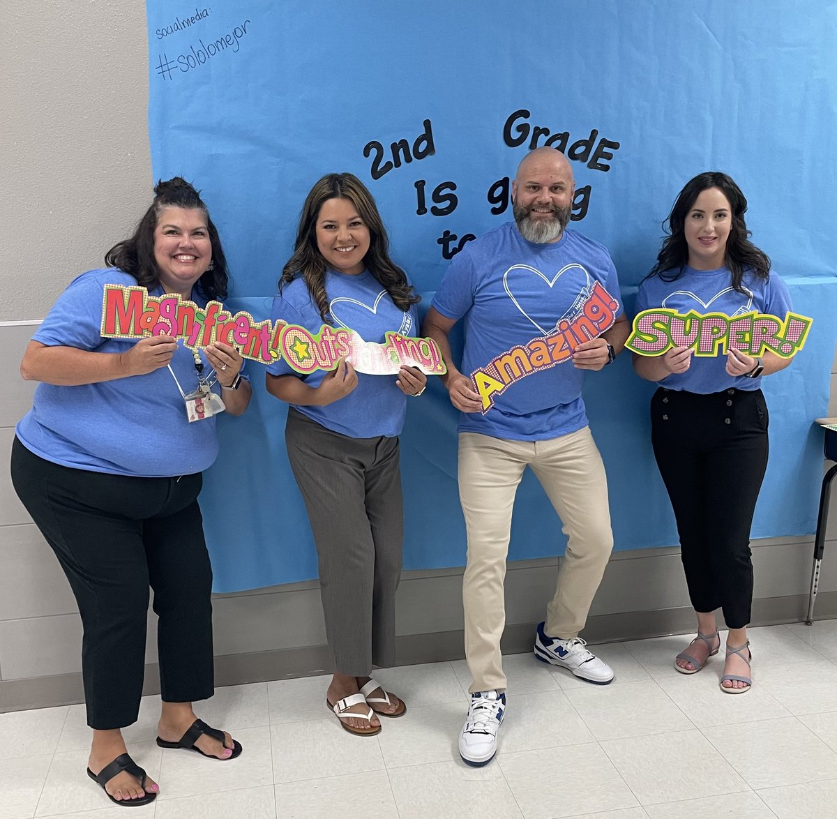Mrs_Ayala_'s tweet image. Meet the Teacher Night was a success!  So excited for year #13.  It’s going to be magnificent @JonesAcademy1 #sololomejor