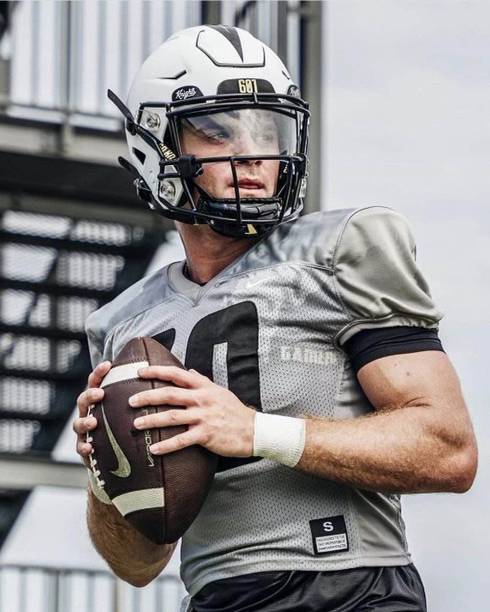 UCFStool's tweet photo. Wanna know what a dark horse Heisman candidate looks like? https://t.co/CsEMZ6f1Ya