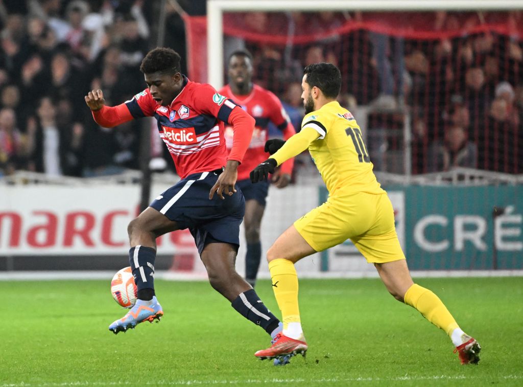 FabrizioRomano's tweet photo. Brighton opening bid for Carlos Baleba was €17m plus €3m add-ons, not enough to convince Lille as French club want around €30m to make deal happen 🔵🇨🇲

Negotiations continue, Brighton consider Baleba the perfect replacement for Caicedo. There are two more names in the list. https://t.co/XmPESVd4RP
