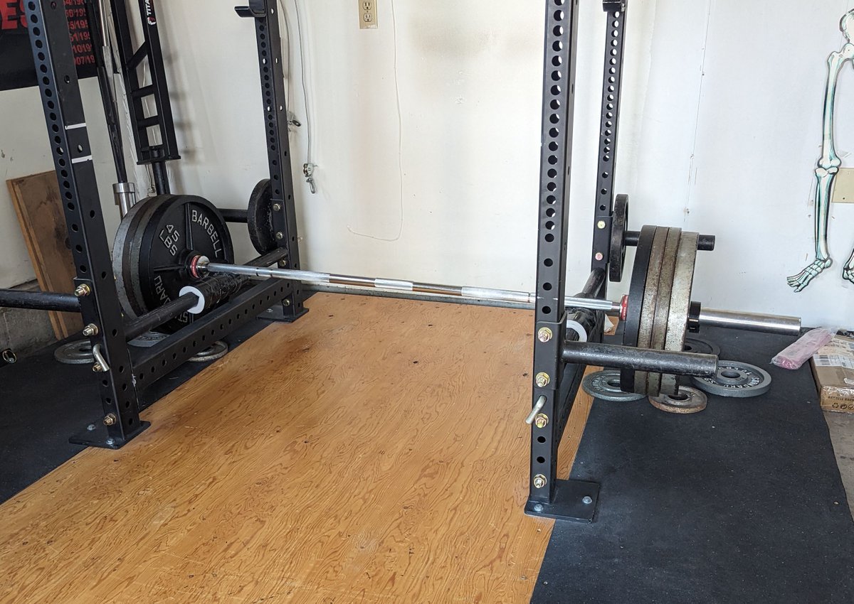 KrisFreedain's tweet image. ME Lower. Rack pulls, back extensions, &amp;amp; ab work. Also 106° out there, yuck. #GarageGym #powerlifting #conjugate