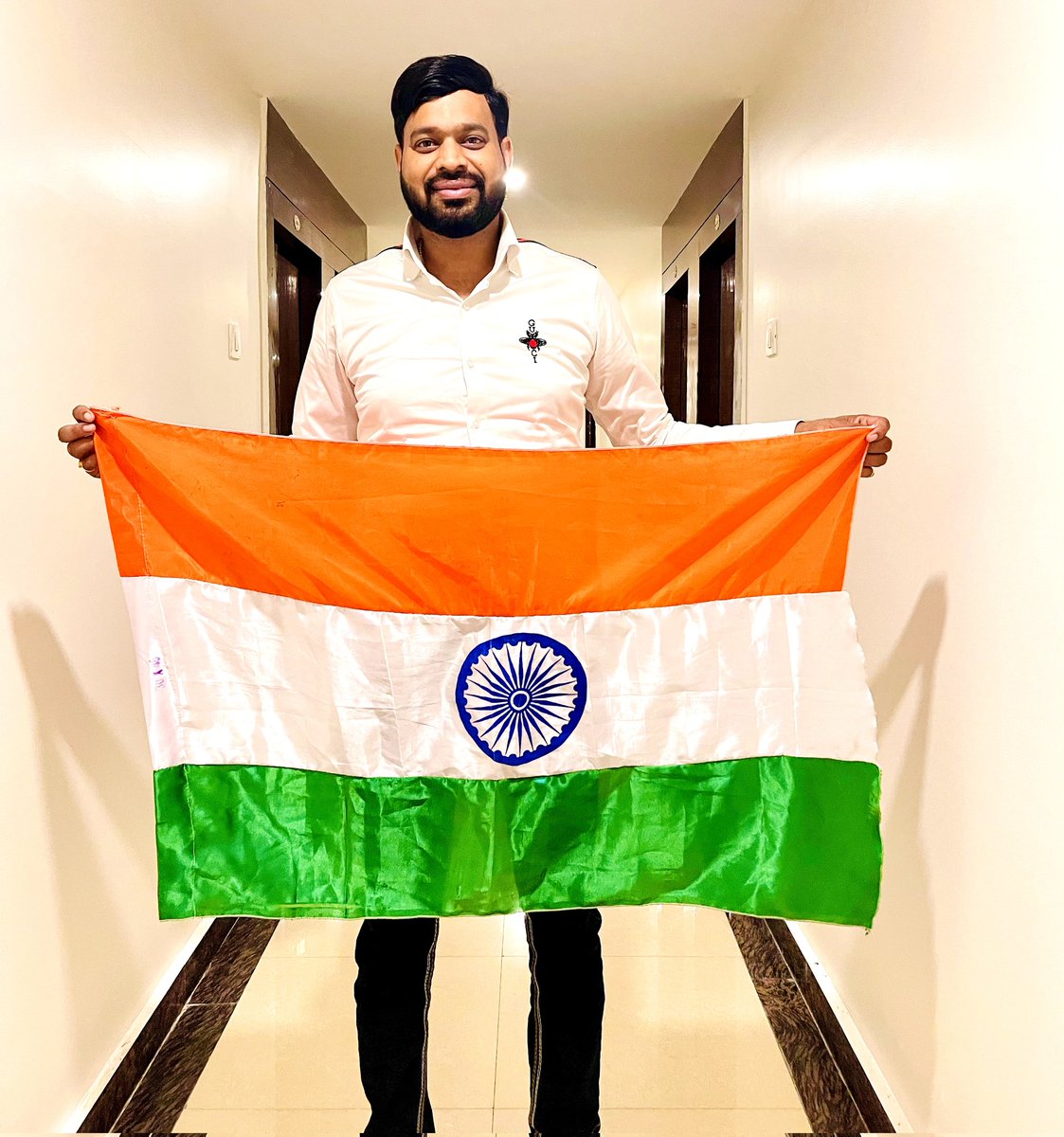 iShivKumar86's tweet photo. भारत के 77 वें स्वतंत्रता दिवस पर आप सभी को हार्दिक शुभकामनाएं।
इस अवसर पर मैं देश की स्वतंत्रता एवं मातृभूमि की रक्षा के लिए अपने प्राणों का बलिदान करने वाले समस्त क्रांतिकारी वीरों, स्वतंत्रता सेनानियों और जवानों को नमन करता हूँ।
जय हिंद, जय भारत !! 🇮🇳

#IndependenceDayIndia https://t.co/2dAx6NI4yB