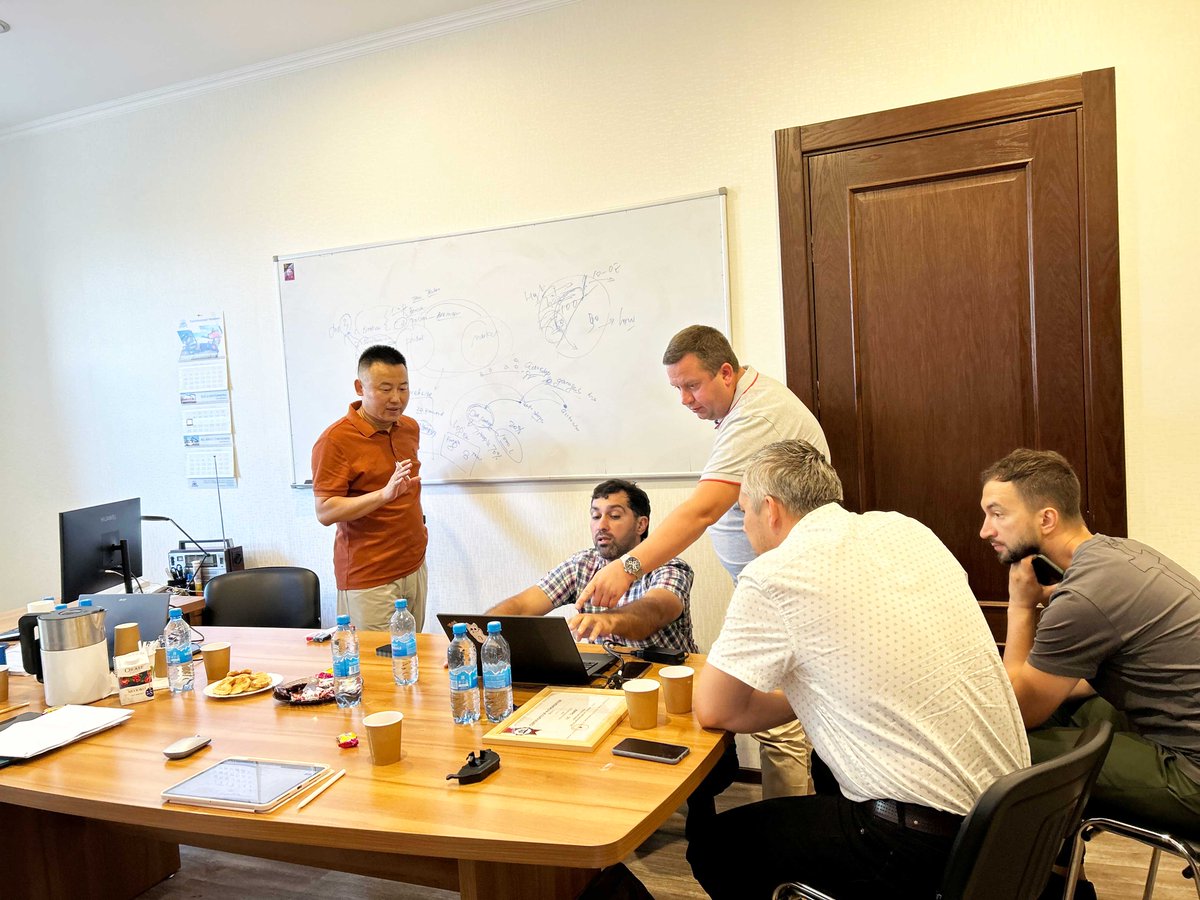 AllenSun0086's tweet photo. Trip to Russia (1) On August 14, 2023, After understanding the local market in detail, we analyzed and discussed with the agent, and conducted in-depth communication on aspects such as supply chain management, product market positioning, and local sales policies.#Frontech https://t.co/sy5qMfh442