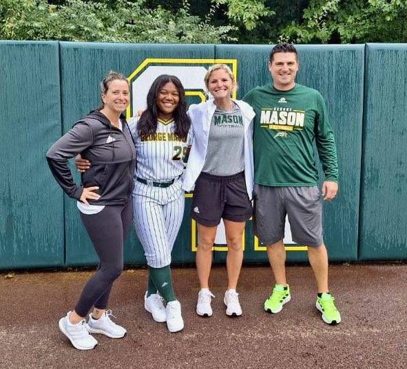 JasmineMack777's tweet photo. I’m so excited to announce my verbal commitment to play softball at George Mason University! LET’S GO PATRIOTS
@MasonSoftball @cammpbellsoup @CoachWThees @NCChallengers https://t.co/5z6y7bgpNR