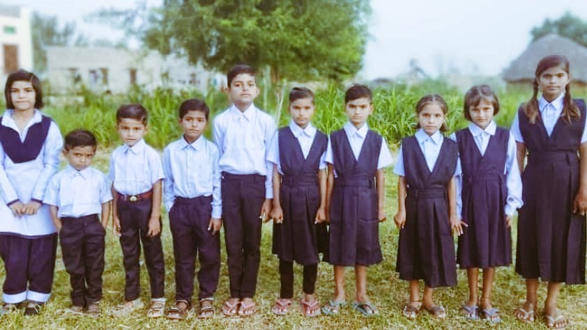 megwal_prem's tweet photo. दो लाईन,
करो विश्वास बेटी पर, तो यह विश्वास छू लेगी कभी बेटी को जीवन में नज़र अंदाज़ मत करना,
जरा सा पंख खोलेगी तो यह आकाश छू लेगी...!
#_Independence_day
#_77th
#_India🇮🇳🥳❤ https://t.co/QP6HVJJqu5