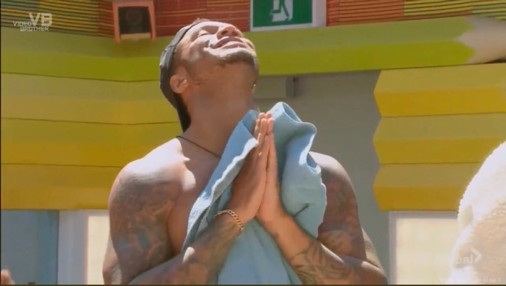 BB_Reax's tweet photo. praying reaction pics 🙏 #bb24 #bb23 #bbcan9 https://t.co/sf5eEewogI