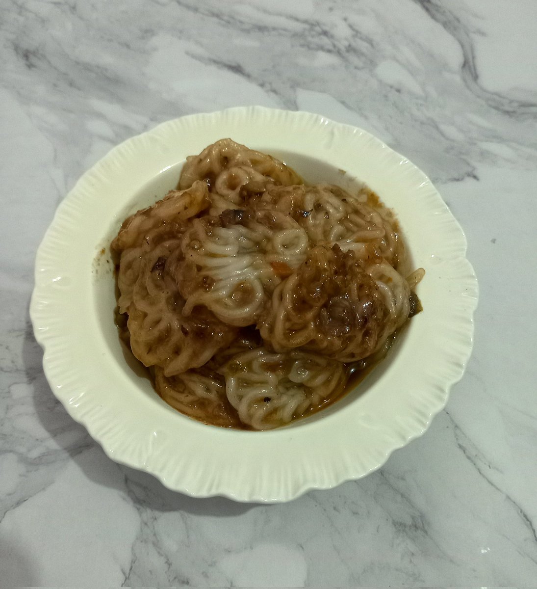 lunisolasce's tweet photo. Dari yang awalnya penasaran sama seblak mamang rafael terus ikut cepet-cepetan co dari keranjang, sempet panik karena baru banget restock di jam 10.00 udah kehabisan, walaupun akhirnya dapet juga dan keturutan 💙 https://t.co/q3yqQ2lWys