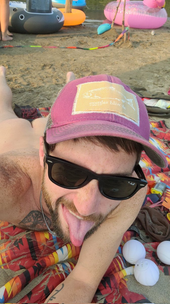 PDXMeatBoy's tweet photo. Maybe this is the photo #ServingFish https://t.co/kEjmhgCQsI