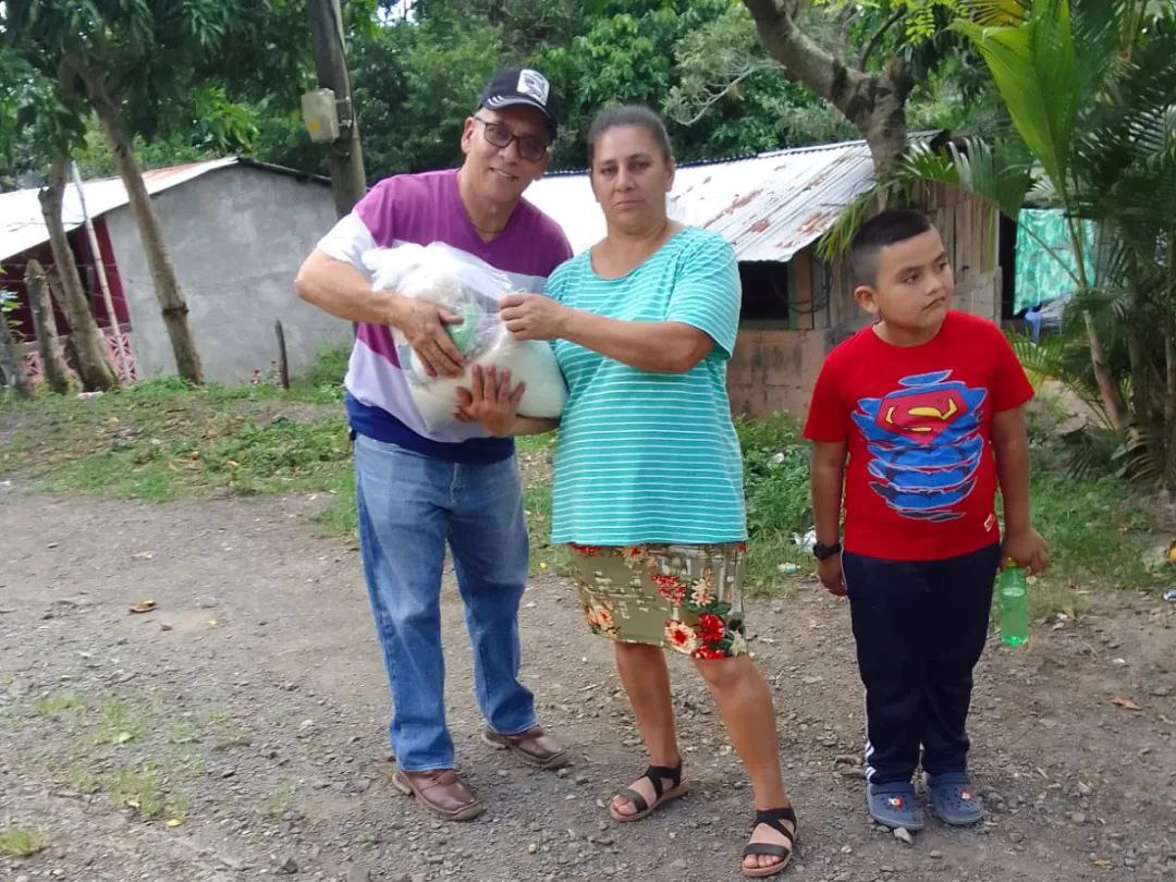 Nuestro gobierno siempre comprometido en el bienestar de las Madres👩‍👦de heroes caídos, el dia de hoy realizo entrega de paquetes 📦 alimenticios en el Dpto. de Jinotega 🇳🇮. #UnidosEnVictorias 

<a href="/FloryCantoX/">Flor y Canto 🇳🇮</a> 
<a href="/SicxfredoToledo/">Sicxfredo Toledo</a>