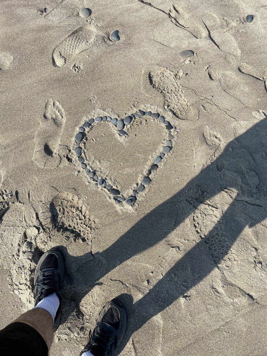 Lil_Dank21's tweet photo. Had my obligatory anime beach episode today https://t.co/ON3yQvxJm9