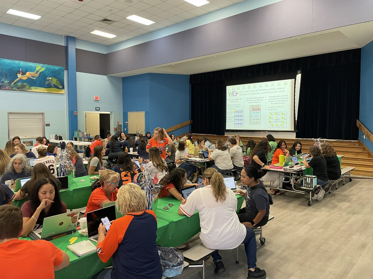 StewartSeagulls's tweet photo. Staff digging into Tier I Classroom Structures and choosing a structure for their personalized learning journey. #CCISDimpact https://t.co/HuuLTUAzG0