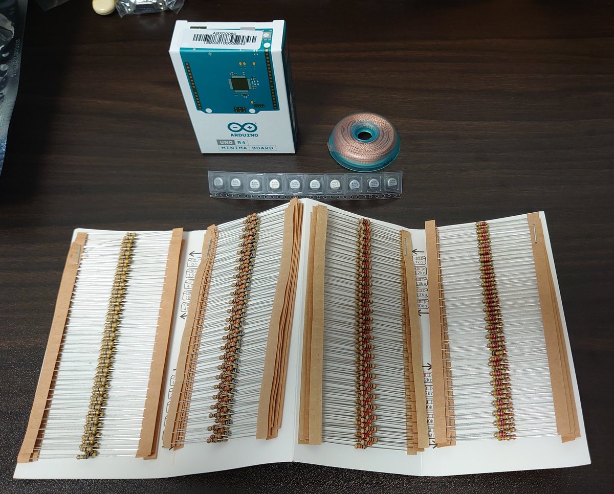GHF03373's tweet image. #修理 #DigiKey #ARDUINO

初Digikey！

無謀にも表面実装コンデンサ（笑）
6000円以上なら、送料も関税も無料ってすごくない？

奥にあるのは、ARDUINO UNO R4

使い道考えてないけど確保（笑）

イチケンさんのリンクから
youtu.be/-c-SPVlIr7Q