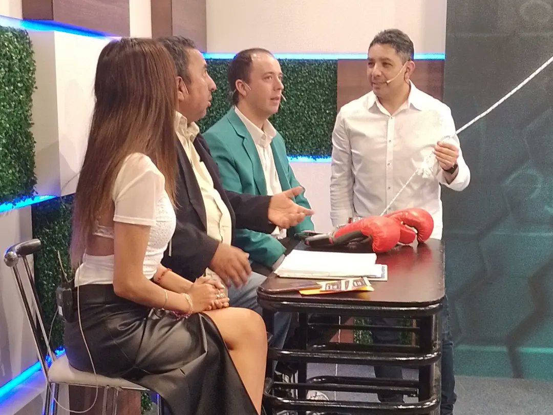 ElClasicoOk's tweet photo. Pasó un nuevo programa de EL CLÁSICO por @telefesalta 📺 con info deportiva, entrevistas, sorteos y buena onda! 😁💥
#elclasico #telefesalta #deportes https://t.co/uscs9sS6Od