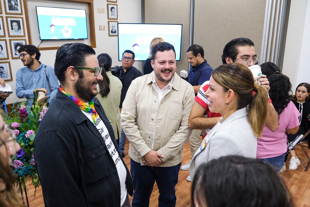 YaajMexico's tweet photo. @DiversidadSJal @AlbaRojasur @FranciscoMayani @soyelomarr @AldaVelazquez2 @aranzacano_ @CEDHJ @amicusdh @JaliscoRadio @MilenioJalisco @CONAPRED @ivantagledurand @CDHCMX @andtrelun @ELOCCIDENTAL @informador @AECOJal @hgcruz00 @paosantillanmx @lajornadaonline @Publico @FabiolaLoya_ @lolislopezjara @ClaudiaSalasGDL @PeriodicoMETRO @cc_sarahi 🌈 El #MAViD considera los principios establecidos de ser un instrumento accesible, con acceso a la justicia, de cero tolerancia a conductas de discriminación y violencia, confidencial, de escucha activa, íntegro, interseccional, transparente y pro persona 👏. https://t.co/2HVqGbXLAF