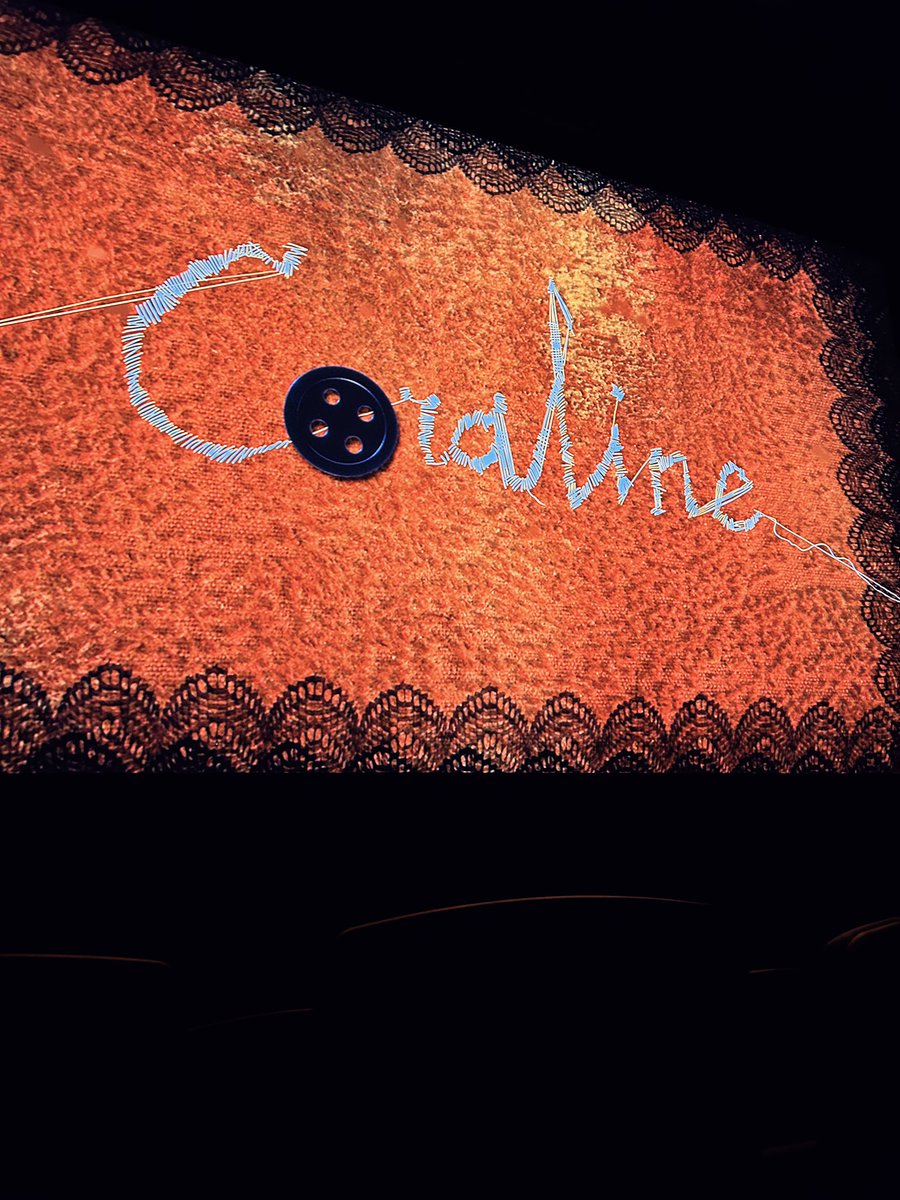 ohlookitsceline's tweet photo. I’ve always wanted to see coraline in the theaters and now I have https://t.co/OA8JsDkBFx