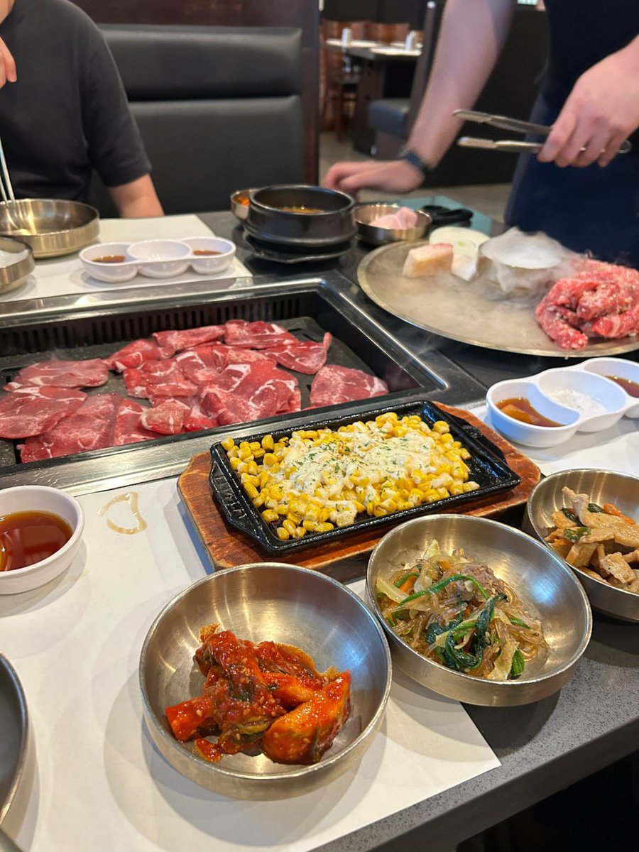 cherrygeolin's tweet photo. Come for Korean BBQ.🍖 https://t.co/H2wp2rtded