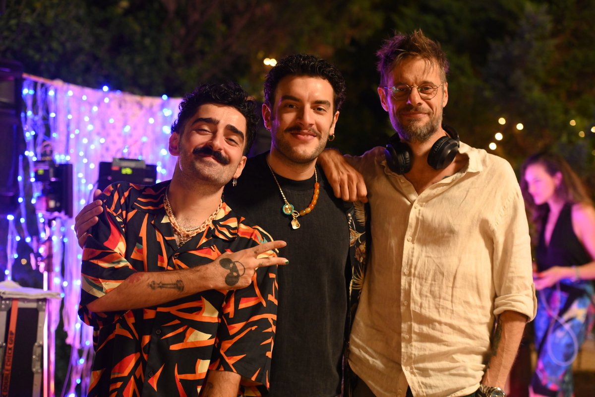 ketche1's tweet photo. TheBro’s ))) @DoluKadehiTT ; allways a big inspiration .. Proud to know these guys and great great music 🤘🏻🤘🏻👏🏻👏🏻👏🏻 #SenBuyumeyeBak @taffpics @netflixturkiye https://t.co/0ho6RYkxGH