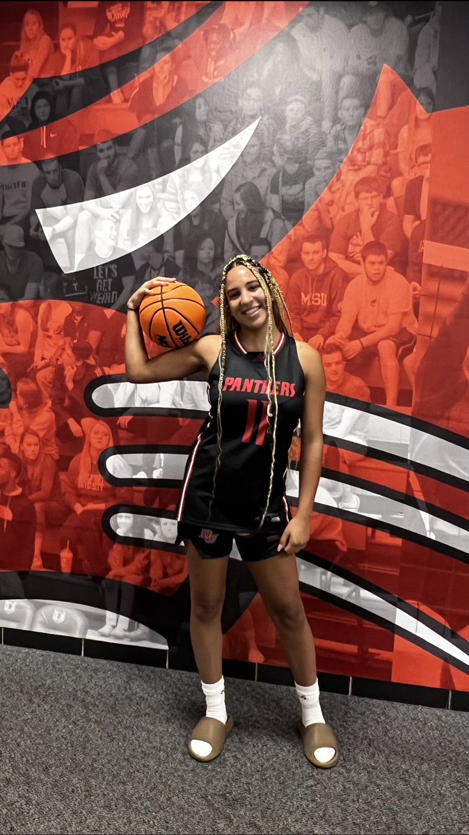 Saige_4_7's tweet photo. Thank you @DU_CoachSanders and @CoachDom989 for a great time at my unofficial visit  at Davenport!  #gopanthers https://t.co/AfWn4OuCY9
