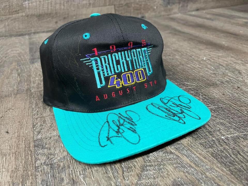 ArchivesDe's tweet photo. Too bad it wasn’t autographed by Dale &amp; Richard like this one 😳😳

Not mine, but I wish it were! It was sold at auction about 3 yrs ago for $190. 

#GoodDeal #IwasntThere https://t.co/bBjQHHiWWz