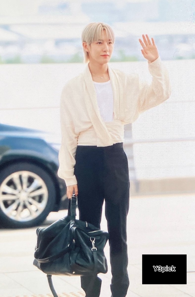 Y3Pick's tweet photo. 230815 인천공항
런쥔이 오늘 미남력 미쳤어....
#RENJUN #런쥔 #仁俊 #NCTDREAM https://t.co/PXdyWtqWK3