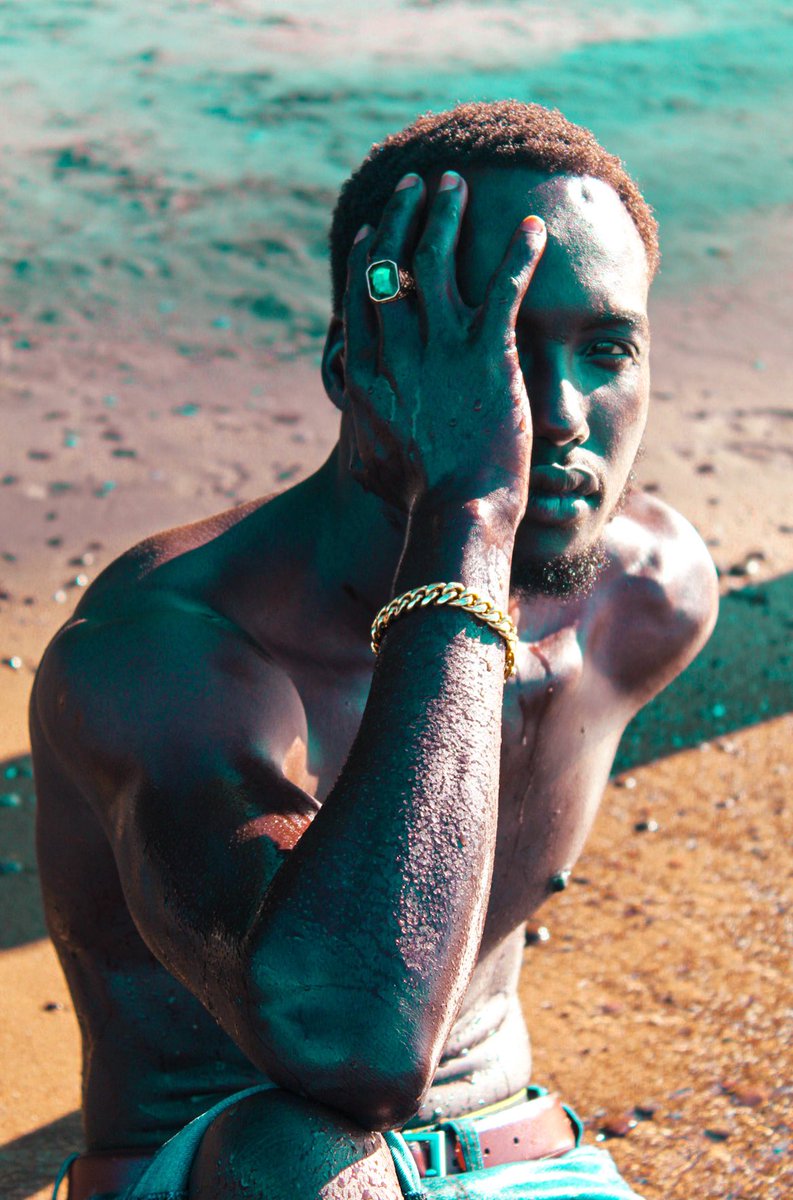 ___digitaldash's tweet photo. Look at your hands…..Breathe ✨ 

Muse: @2daysalpha 
Creator | photographed | edited: Dashia colon (me) 
BTS | Model coach: zharriay

Heat week Day two: full set on insta link in bio https://t.co/ZHkMcR7GfY