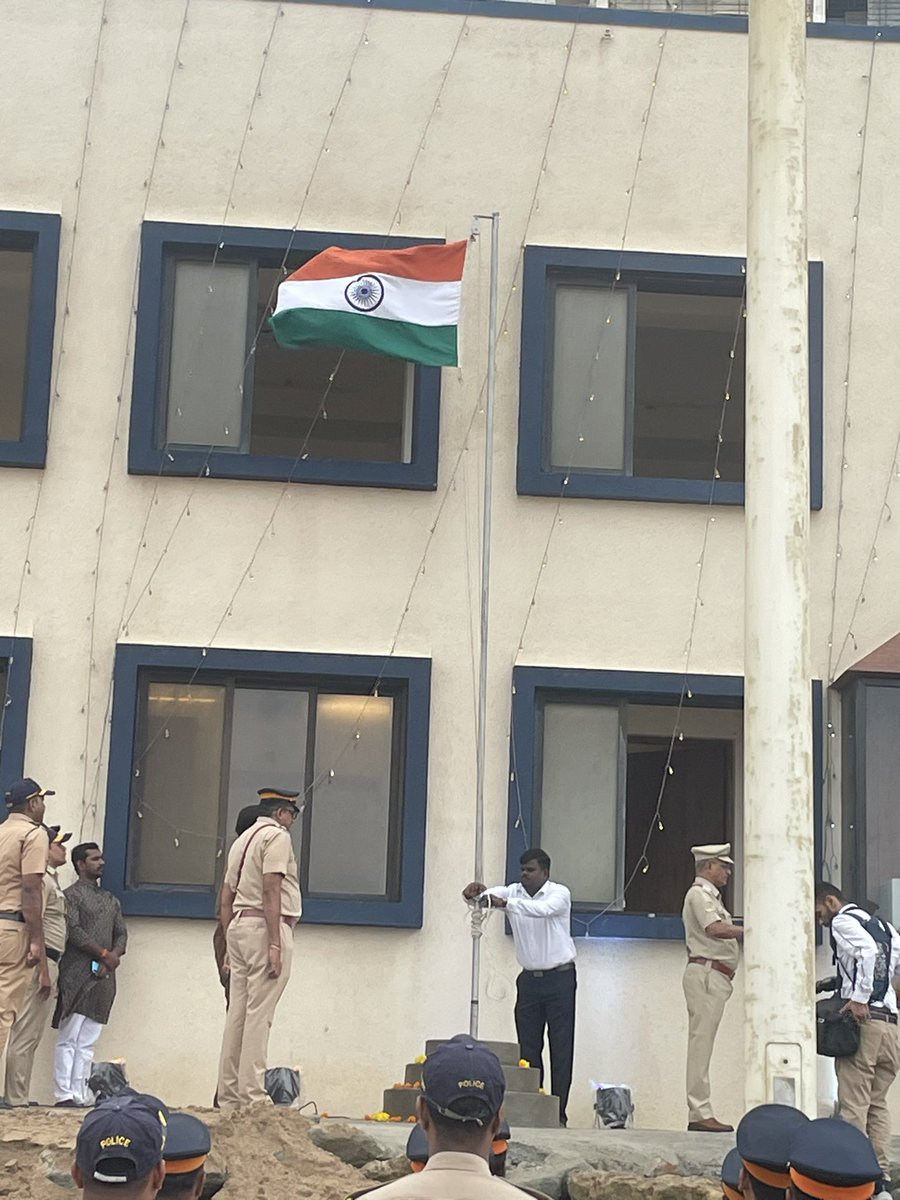 sanjeev2548's tweet photo. #Flaghosting with #RohitShetty #Juhubeach …#HappyIndependenceDay https://t.co/97JEwCTemy