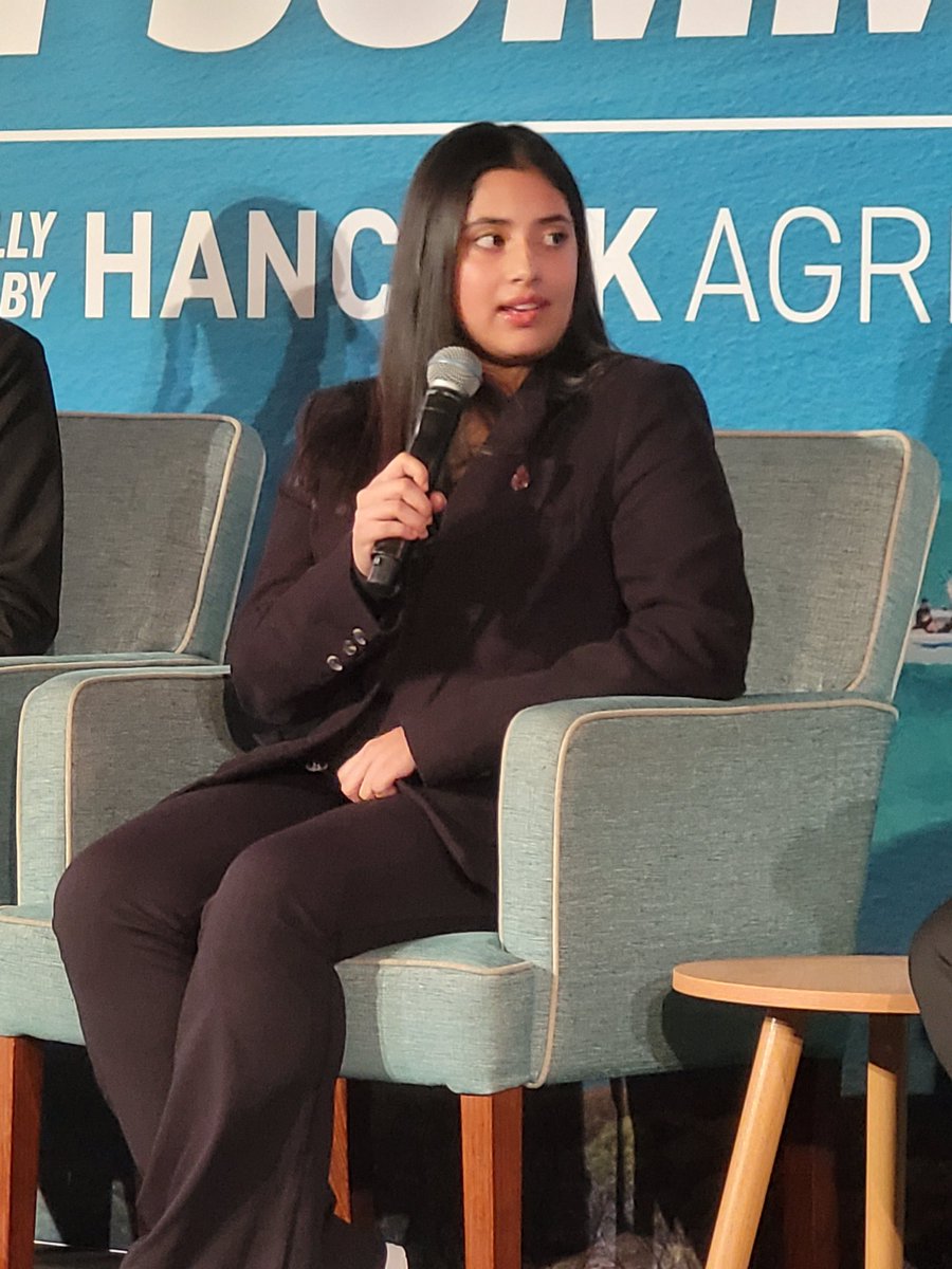 broadacrebabe's tweet image. These 3 EP kids just stole the show 👏👏👏👏👏 #bushsummit #epag