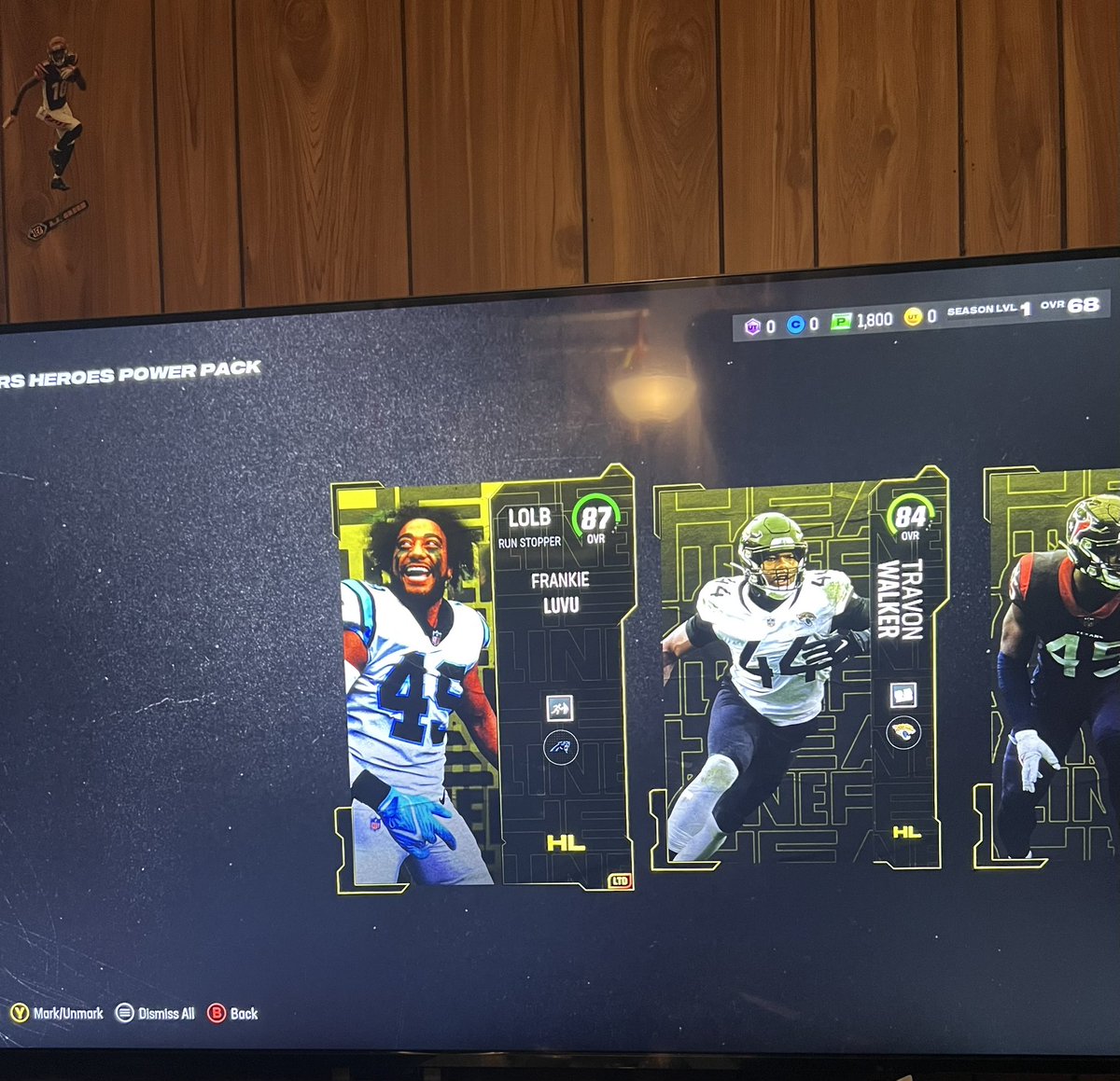 Devon_Crossley4's tweet photo. @Zirksee First pack of the year 😂 https://t.co/SXvzpNK07s