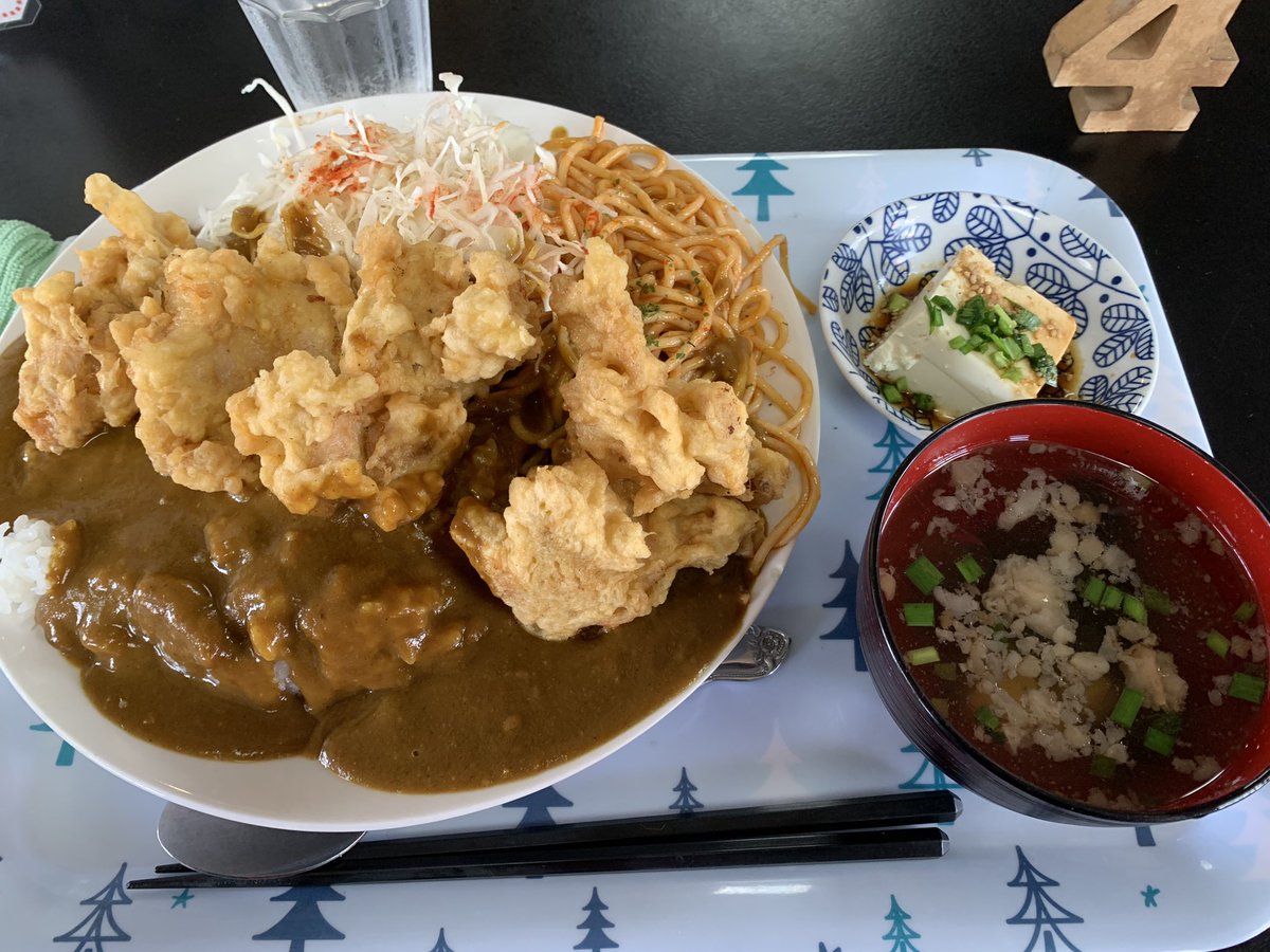 dratouch001's tweet photo. 久しぶりにお腹いっぱいになりました😋💨およそ2年ぶりに #大分県 の #日出��� の前にある #でんすけ食堂 に行ってきました！
ボリューム満点で最近、食が細くなっていて不安ではありましたが、完食しました。※ご飯は400gです。
行ってみたい方は、ネットで検索して行かれてください！ https://t.co/JU9mQ0nC3P