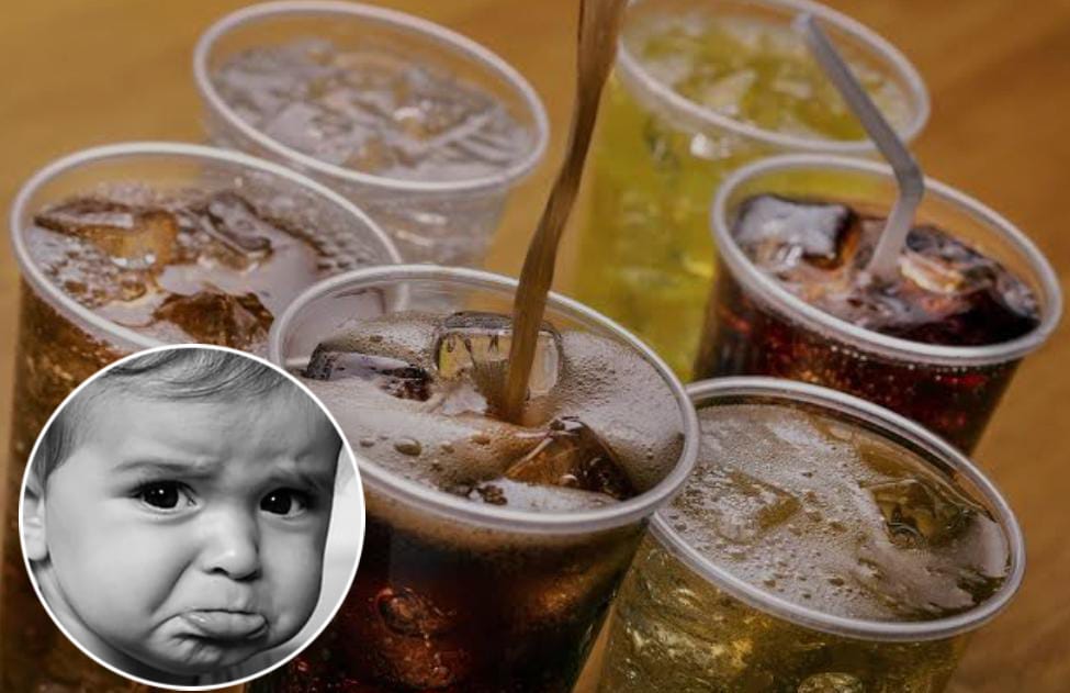 DrKavithadev's tweet photo. So what all drinks to be avoided in this #monsoon
📍#carbonated drinks - causes #obesity,#diabetes & #fattyliverdisease
📍#Alcohol - destroy #digestivefire &#strength
📍#caffeine - #dehydrate body,
#disturb sleep pattern
deplete body"s #energy
How about #fruitjuice? https://t.co/XaqeY9y6CD